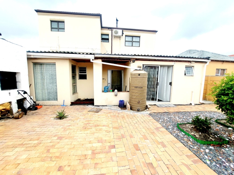 6 Bedroom Property for Sale in Vasco Estate Western Cape